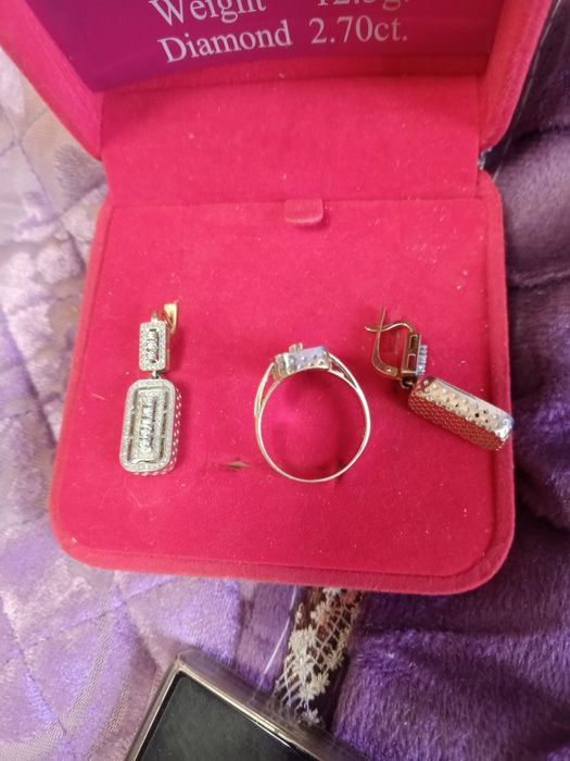 Продам бриллиантовый комплект