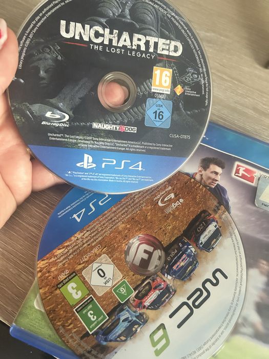 3 Jocuri PS4  in stare buna