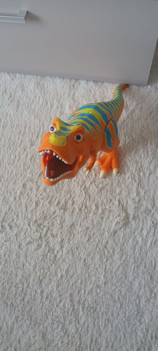 Tyrannsosaurus Boris