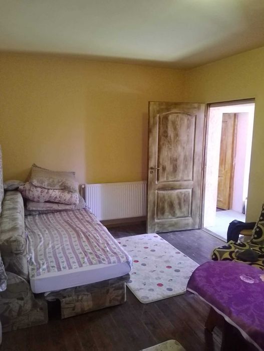 Vând casă în Hunedoara str Răcăștia