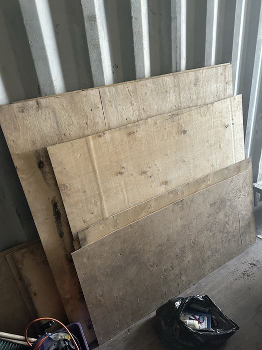 Продам фанеру (остатки, листами)
