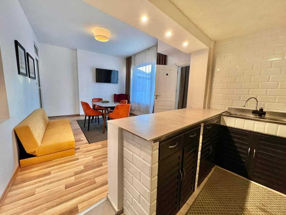 Дава се под наем Тристаен апартамент в Варна, Общината - 88 кв.м за 750 € - Снимка #1