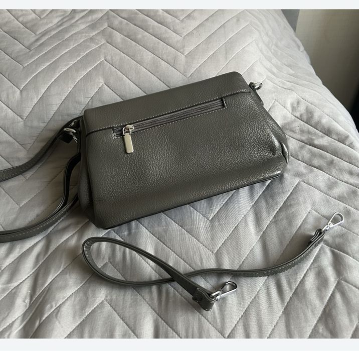 Кожаная сумка серого цвета