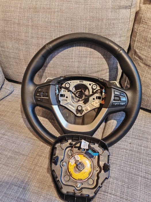 Volan BMW Sport Seria 3 F30 F31 Seria 4 F32 F33 F36 original cu airbag