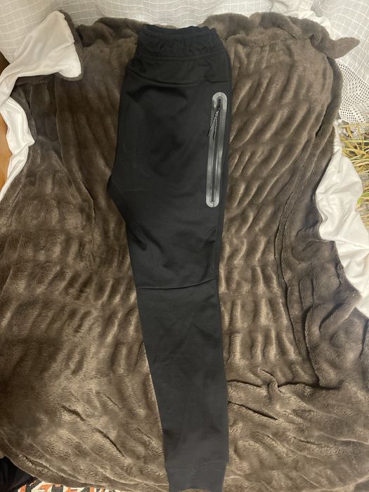 Продавам Nike Tech