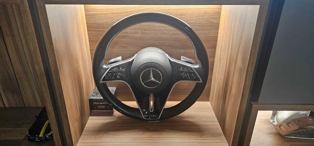 Mercedes Maybach волан