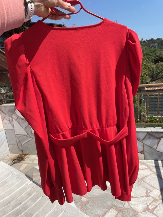 Червена разтеглива блузка