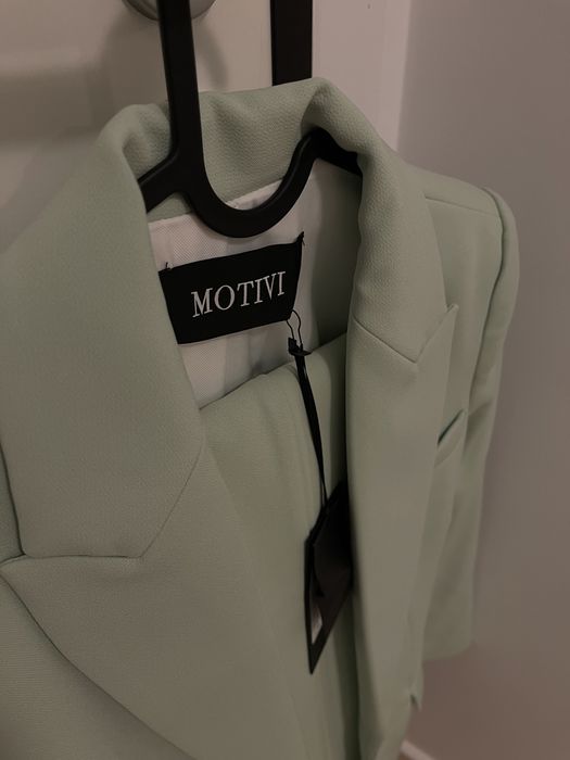 Costum Motivi, nou, mărime 36