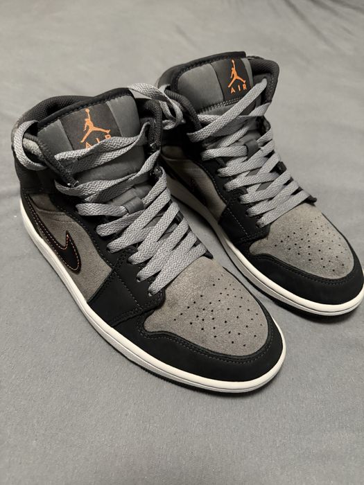 Jordan 1 mid marimea 41