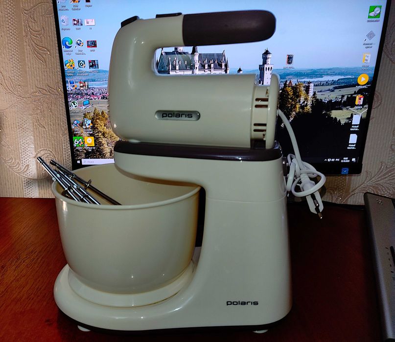 Миксер Polaris .