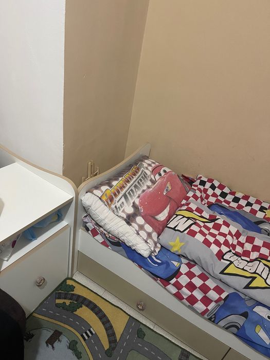 Детско легло със шкафове. Трансформира се от кошара с люлка до пношеско