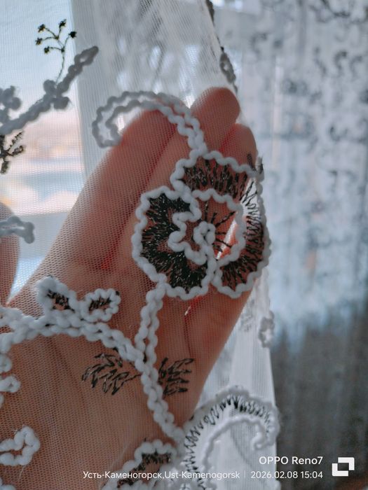 Продам тюль с вышивкой