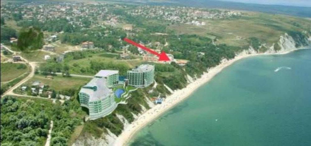 Продавам апартамент на първа линия в Бяла с красива панорамна гледка към морето  50 метра от плажа