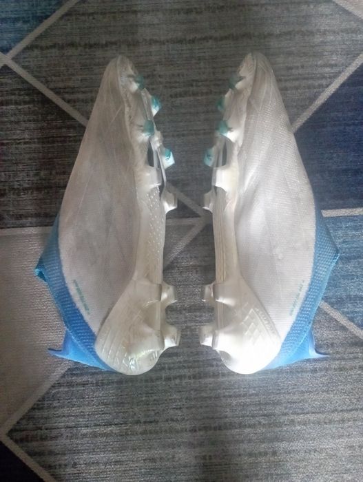 Бутсы adidas 42размер