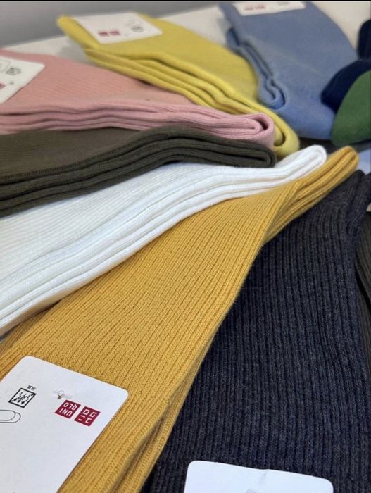 Носки Uniqlo только в желтом цвете