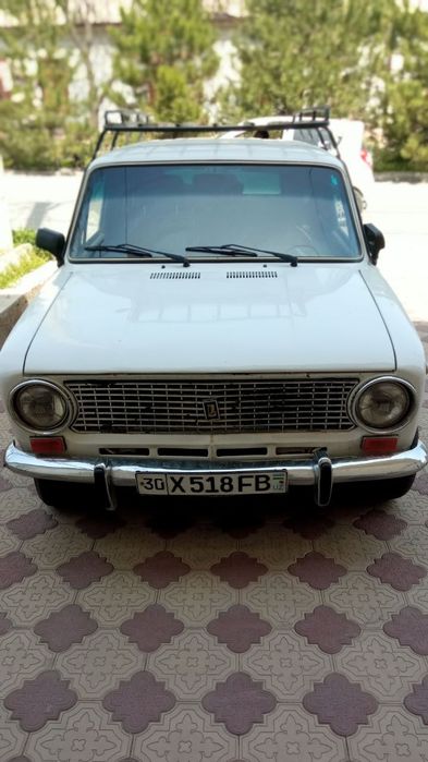 Jiguli 2102 sotiladi