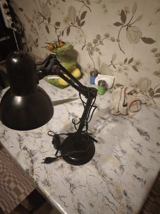 Настольная лампа