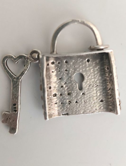 Серебряный кулон "Ключ к сердцу"