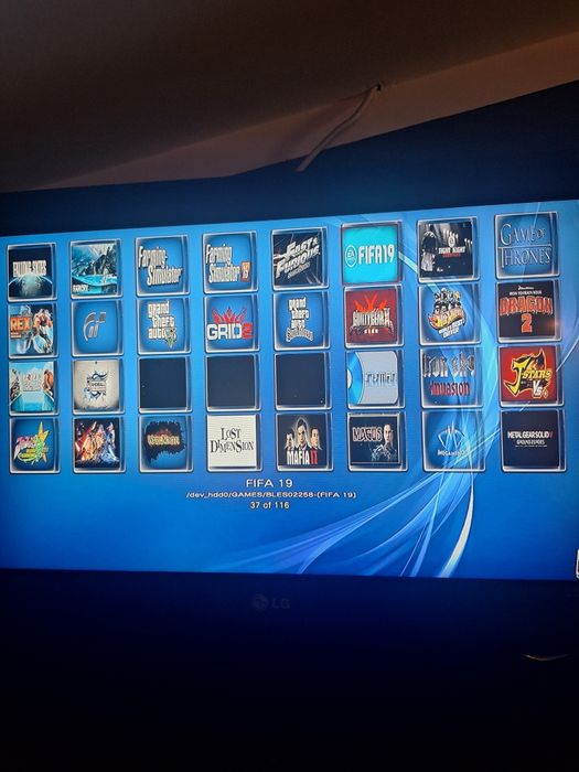 Vând ps3 in stare perfectă de funcționare