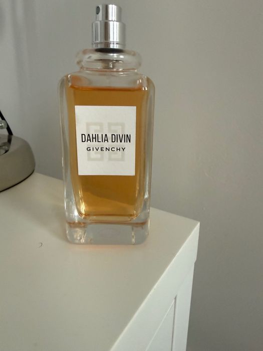 Парфюм Givenchy Dahlia Divin