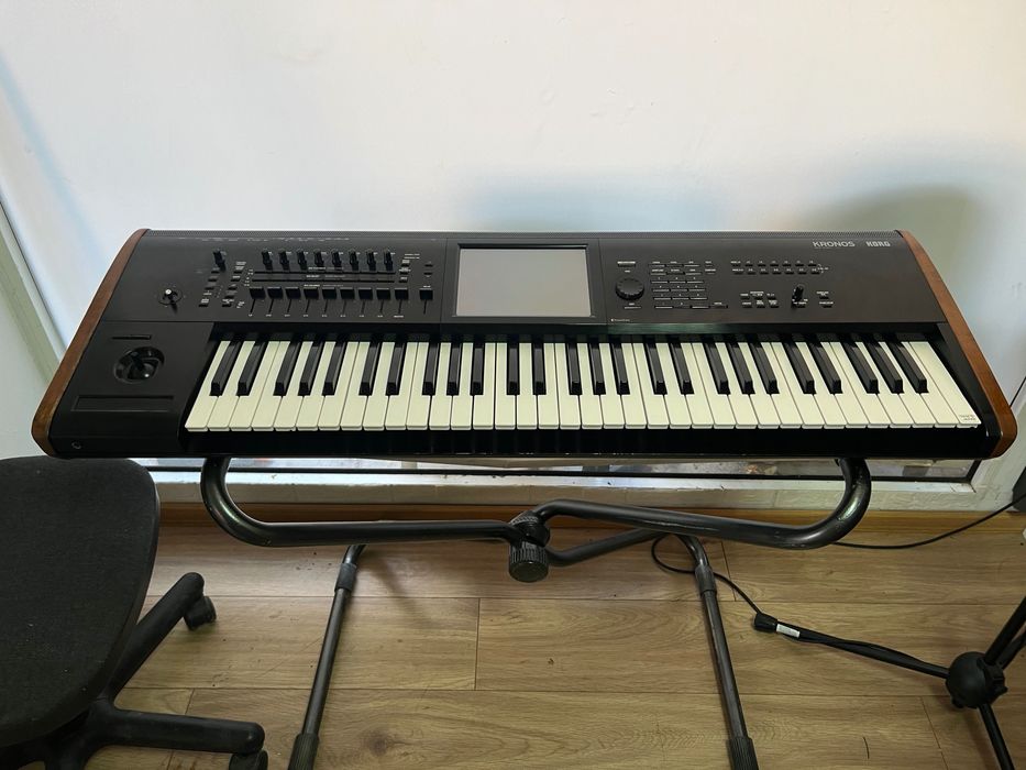 продвам Korg Kronos 2