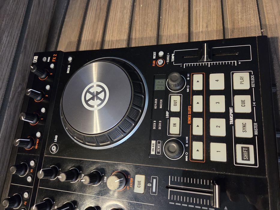 Native Instruments Traktor Kontrol S4 MK2 – Controller DJ 4 Deck – Perfect Funcțional