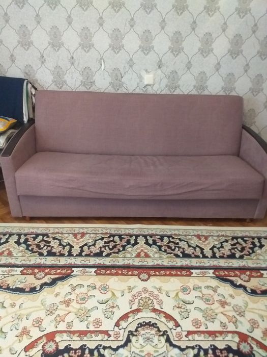 Продаётся диван раскладной.