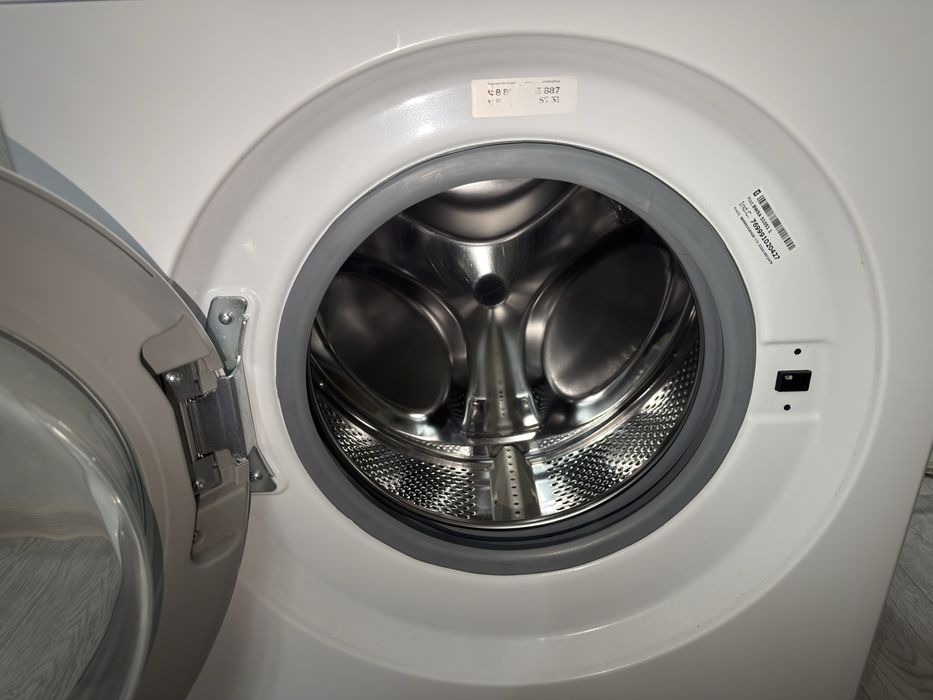 Стиральная машинка “INDESIT”