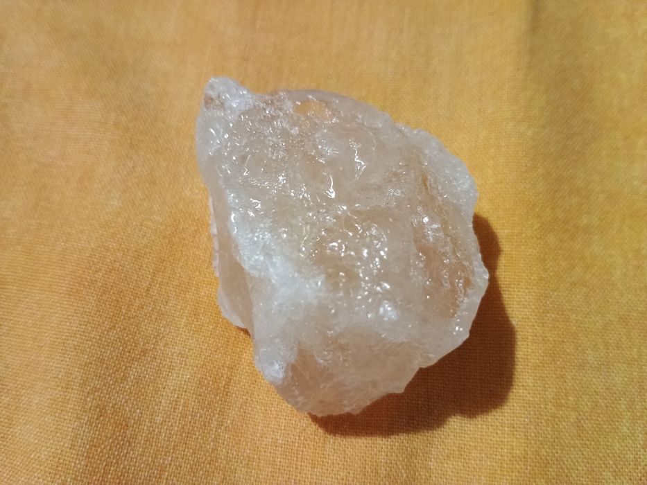 Продавам хималайски солен кристал.