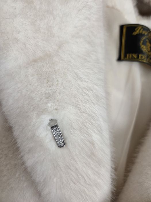 Эко Шуба белая, с капюшоном