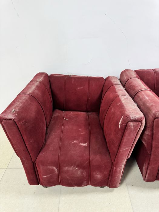 Продается диван в хорошем состоянии