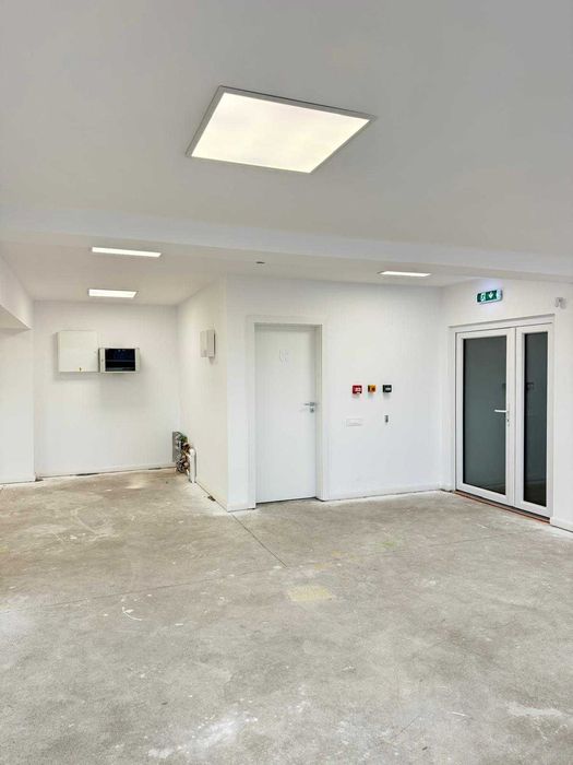 Cladire de vanzare – spatii cu CF de la 130 pana la 6000 mp utili