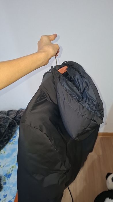 Miu Miu   Geacă neagră scurtă pentru fete – mărimea S | Elegantă & stylish,produs ORIGINAL purtat doar o data