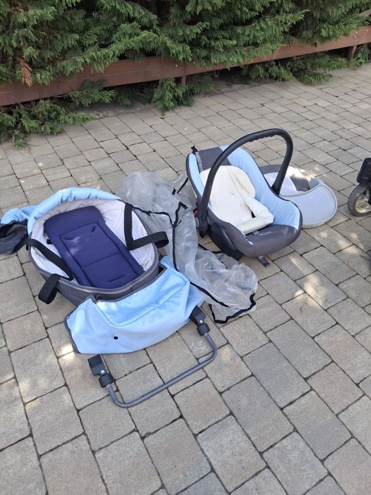 3 Cărucioare de la 0 luni la 4 ani