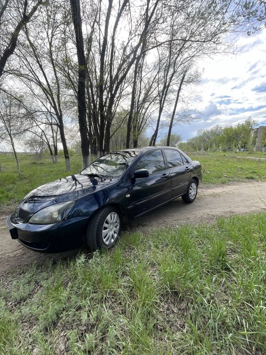 Продам машину Лансер 9