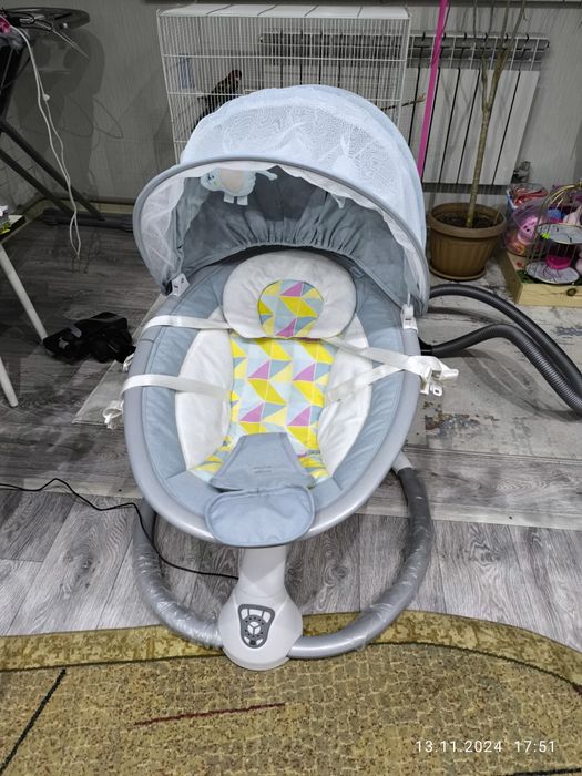 Продаётся шезлонг детский новый