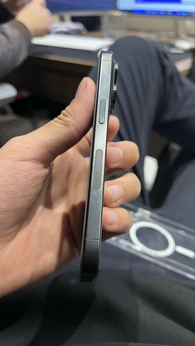 iPhone 15 Pro 256 GB Esim