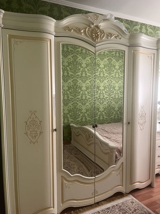 Спальный гарнитур