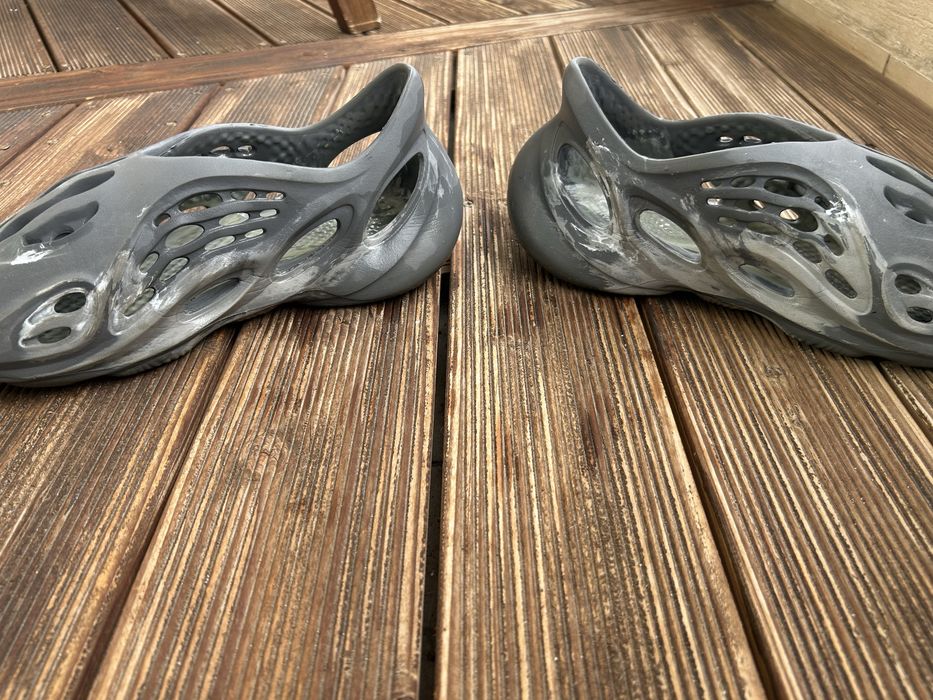 Foam runners grey
