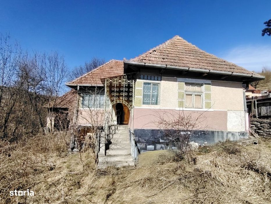 Refugiu autentic aproape de Cluj – 2.946 mp teren, parau, natura si