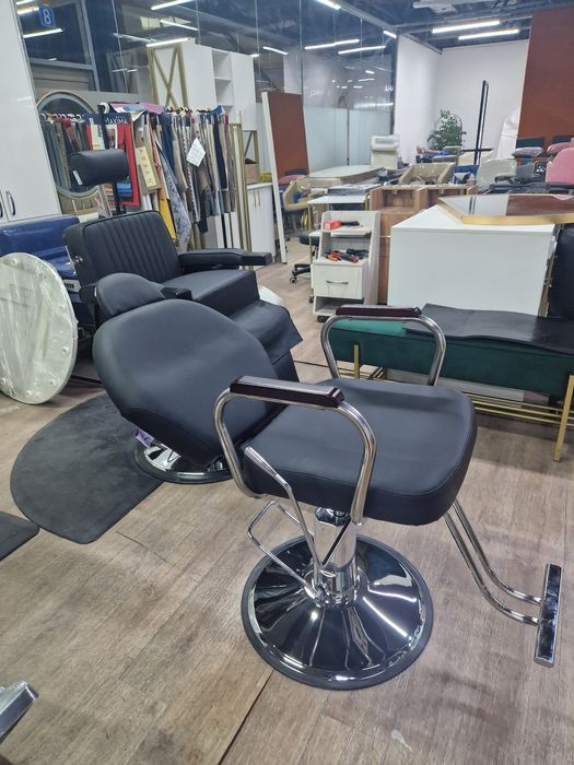Откидное парикмахерское кресло