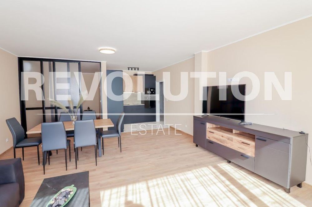 Дава се под наем Тристаен апартамент в Варна, Бриз - 100 кв.м за 1000 € - Снимка #2