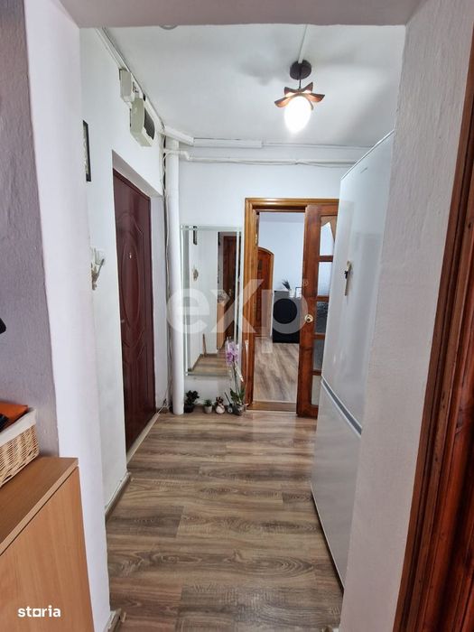 Apartament 3 camere de vanzare – Micro 6, Str. Moldovei — fotografia 3