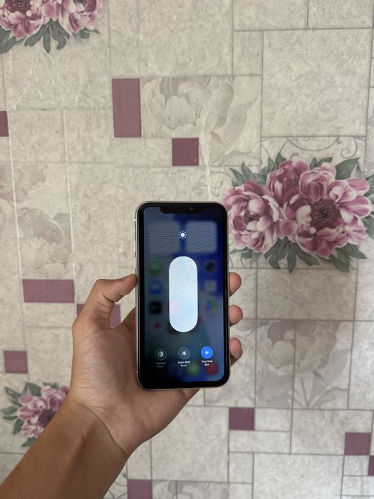 Продам срочно iPhone 11 64GB