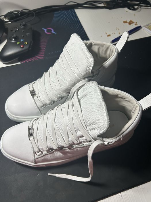 Vand Balenciaga Arena Noi