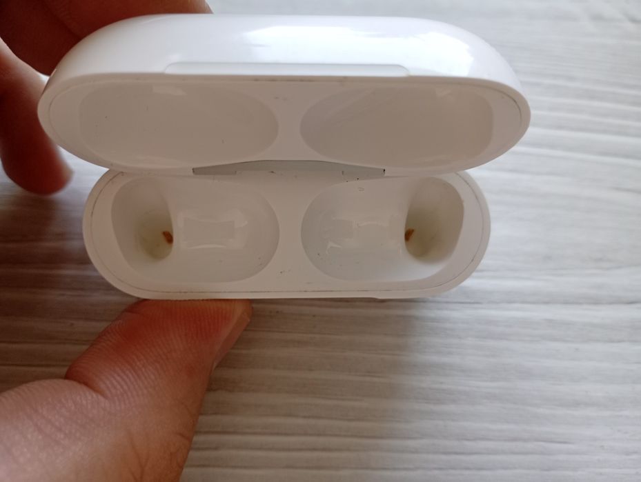 Stația de încărcare pentru Apple AirPods PRO 2021 A2190