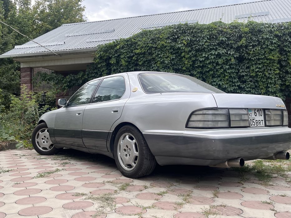 Продам машину тойота