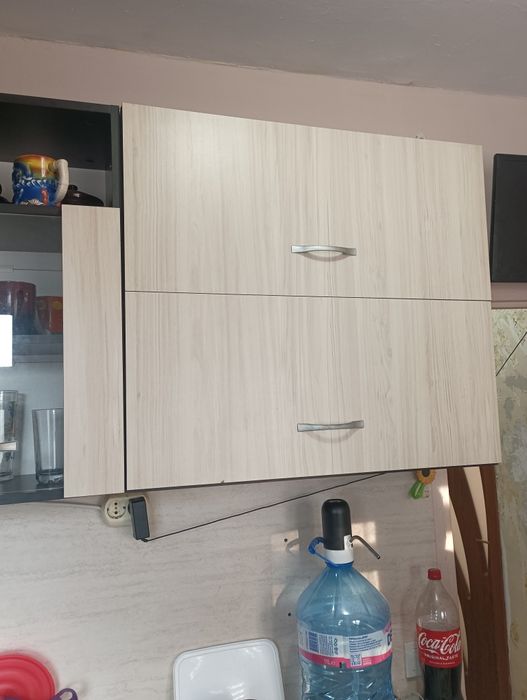 Продавам цялостно обзаведена кухня