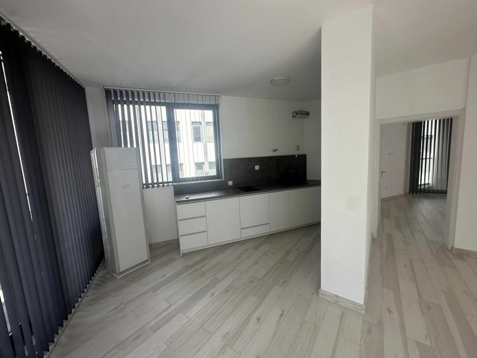 Дава се под наем Офис в Благоевград, Идеален център - 100 кв.м за 612 € - Снимка #4