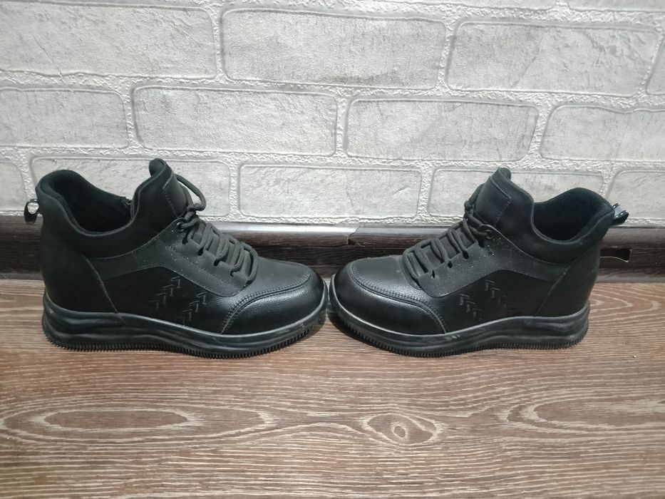 Продам ботинки в отличном состоянии